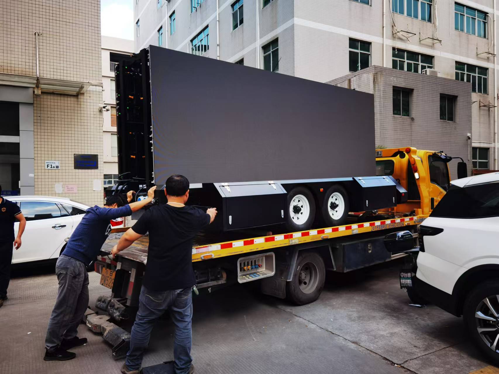 Mobile LED display trailer